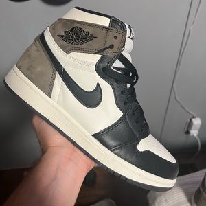 Jordan 1 Mocha